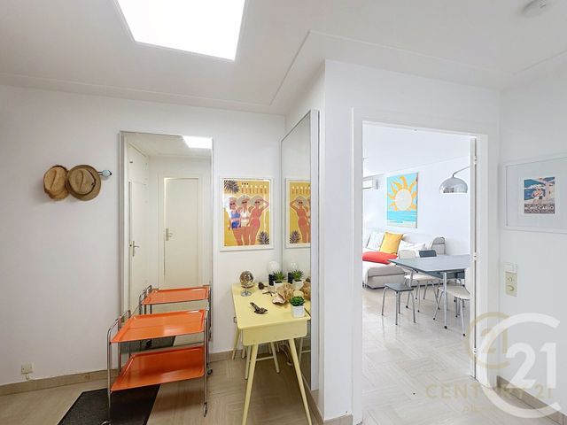 Appartement F2 &agrave; louer - 2 pi&egrave;ces - 58,81 m2 - Antibes - 06 - PROVENCE-ALPES-COTE-D-AZUR