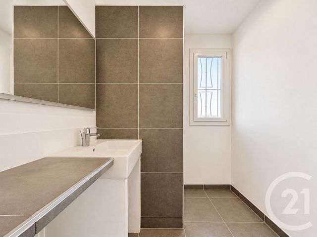 Appartement F3 &agrave; vendre - 3 pi&egrave;ces - 62,13 m2 - Antibes - 06 - PROVENCE-ALPES-COTE-D-AZUR