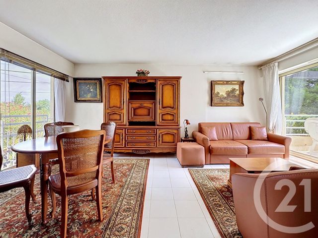 Appartement T3 &agrave; vendre - 3 pi&egrave;ces - 73,92 m2 - Antibes - 06 - PROVENCE-ALPES-COTE-D-AZUR