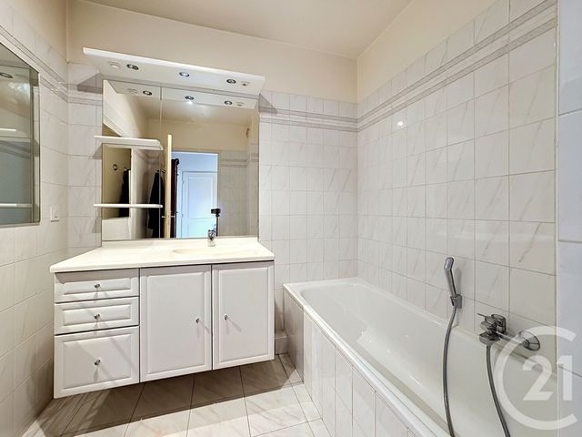 Appartement T3 &agrave; vendre - 3 pi&egrave;ces - 73,92 m2 - Antibes - 06 - PROVENCE-ALPES-COTE-D-AZUR