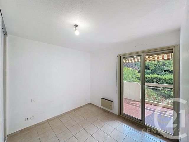 Appartement F3 &agrave; louer - 3 pi&egrave;ces - 57,66 m2 - Antibes - 06 - PROVENCE-ALPES-COTE-D-AZUR