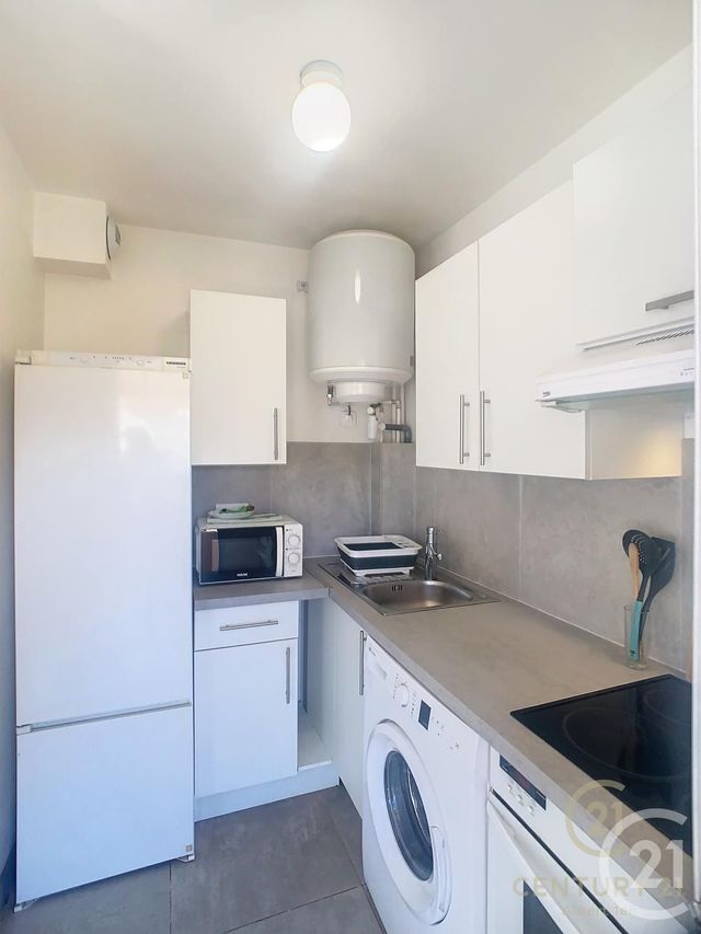 Appartement F1 &agrave; louer - 1 pi&egrave;ce - 26,03 m2 - Vallauris - 06 - PROVENCE-ALPES-COTE-D-AZUR