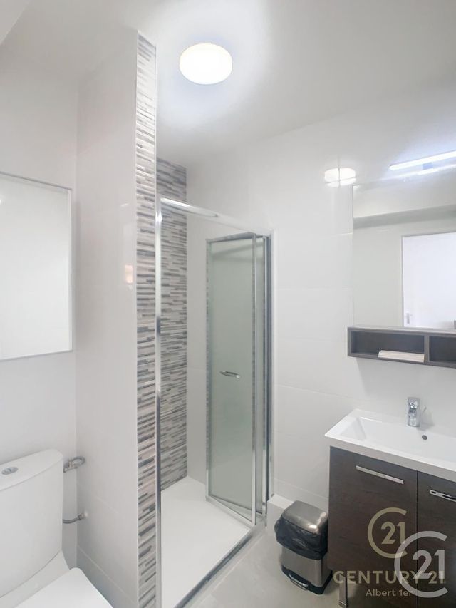Appartement F1 &agrave; louer - 1 pi&egrave;ce - 26,03 m2 - Vallauris - 06 - PROVENCE-ALPES-COTE-D-AZUR