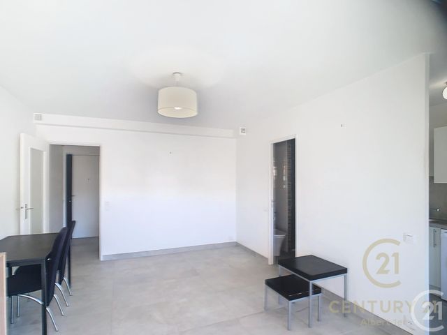 Appartement F1 &agrave; louer - 1 pi&egrave;ce - 26,03 m2 - Vallauris - 06 - PROVENCE-ALPES-COTE-D-AZUR
