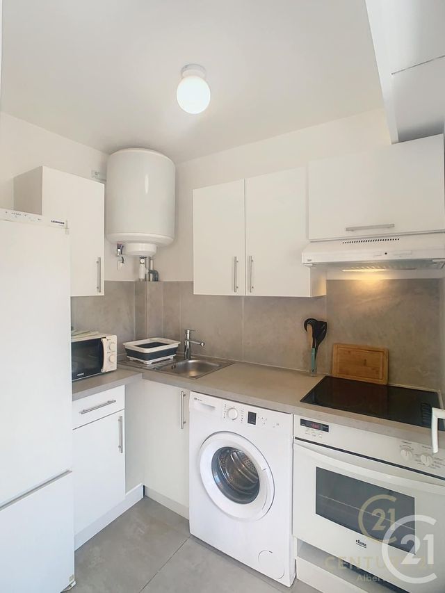 Appartement F1 &agrave; louer - 1 pi&egrave;ce - 26,03 m2 - Vallauris - 06 - PROVENCE-ALPES-COTE-D-AZUR