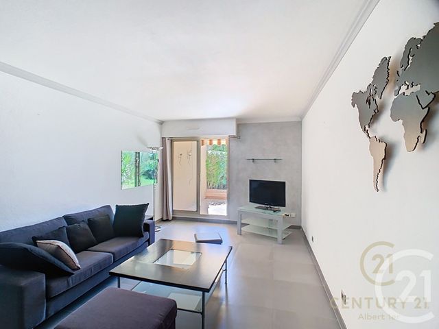 Appartement F3 &agrave; louer - 3 pi&egrave;ces - 74 m2 - Le Golfe Juan - 06 - PROVENCE-ALPES-COTE-D-AZUR