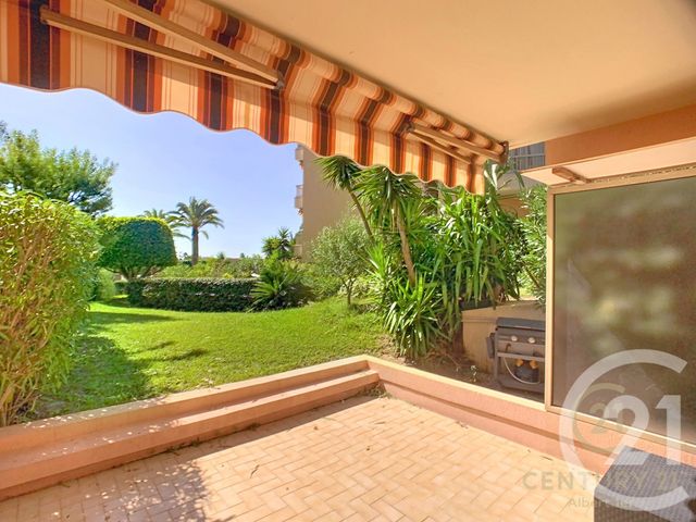 Appartement F3 &agrave; louer - 3 pi&egrave;ces - 74 m2 - Le Golfe Juan - 06 - PROVENCE-ALPES-COTE-D-AZUR