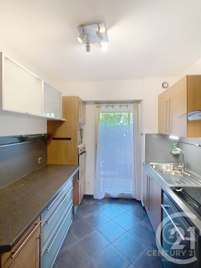 Appartement F3 &agrave; louer - 3 pi&egrave;ces - 74 m2 - Le Golfe Juan - 06 - PROVENCE-ALPES-COTE-D-AZUR