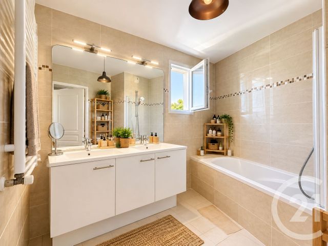 Appartement F3 &agrave; vendre - 3 pi&egrave;ces - 64,70 m2 - Antibes - 06 - PROVENCE-ALPES-COTE-D-AZUR