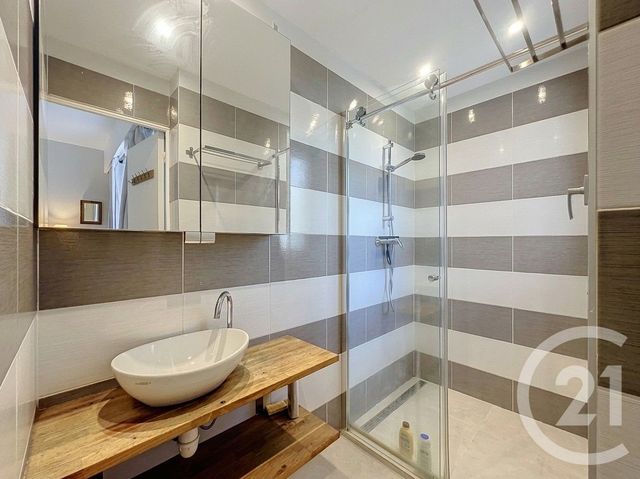 Appartement T4 &agrave; louer - 4 pi&egrave;ces - 64,49 m2 - Antibes - 06 - PROVENCE-ALPES-COTE-D-AZUR