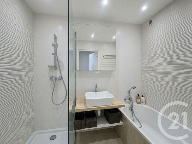 Appartement T4 &agrave; louer - 4 pi&egrave;ces - 64,49 m2 - Antibes - 06 - PROVENCE-ALPES-COTE-D-AZUR