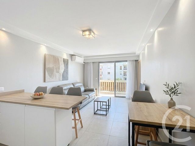 Appartement T4 &agrave; louer - 4 pi&egrave;ces - 64,49 m2 - Antibes - 06 - PROVENCE-ALPES-COTE-D-AZUR