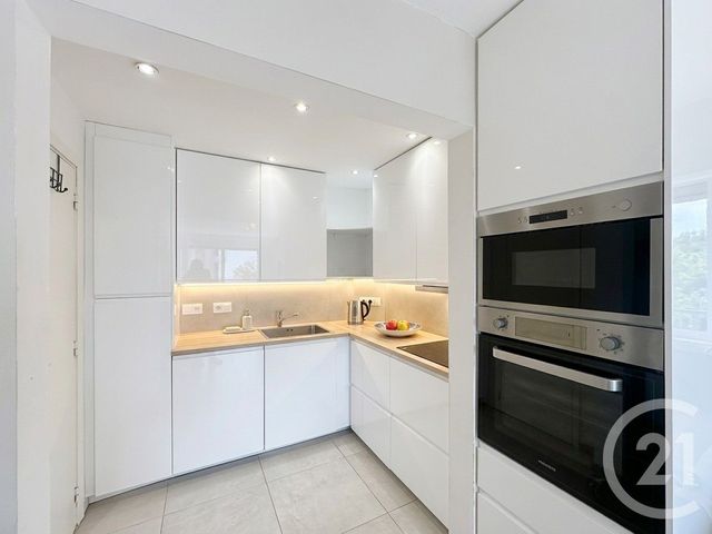 Appartement T4 &agrave; louer - 4 pi&egrave;ces - 64,49 m2 - Antibes - 06 - PROVENCE-ALPES-COTE-D-AZUR
