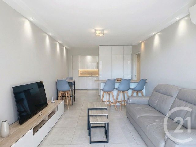 Appartement T4 &agrave; louer - 4 pi&egrave;ces - 64,49 m2 - Antibes - 06 - PROVENCE-ALPES-COTE-D-AZUR