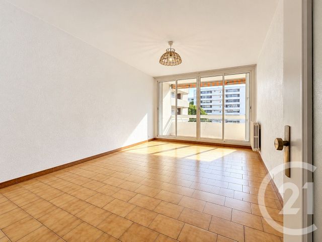 Appartement F3 &agrave; vendre - 3 pi&egrave;ces - 65,89 m2 - Antibes - 06 - PROVENCE-ALPES-COTE-D-AZUR