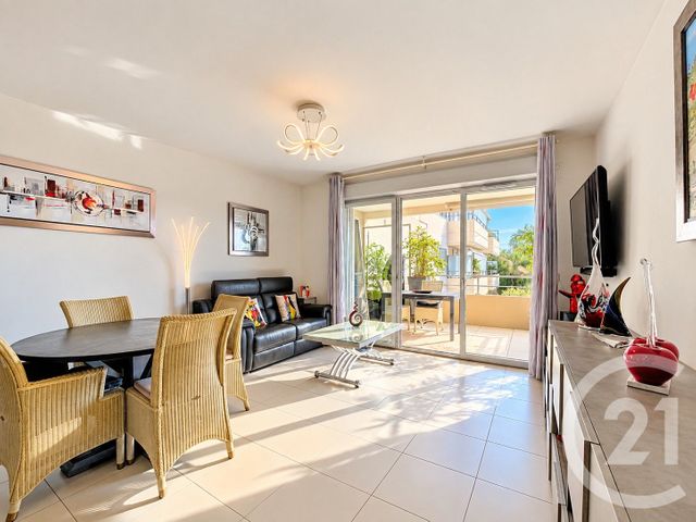 Appartement F3 &agrave; vendre - 3 pi&egrave;ces - 63,44 m2 - Antibes - 06 - PROVENCE-ALPES-COTE-D-AZUR