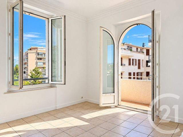 Appartement 2 pièces 47 m² · à Antibes · 47,2 m² · 180 000 €