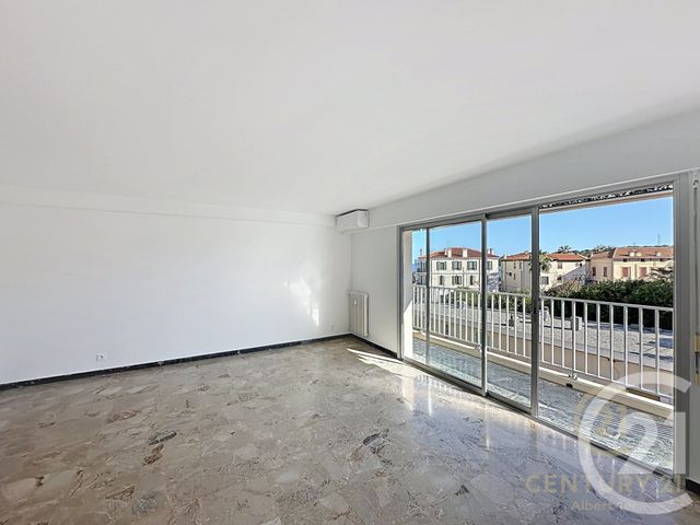 Appartement F4 &agrave; louer - 4 pi&egrave;ces - 82,84 m2 - Antibes - 06 - PROVENCE-ALPES-COTE-D-AZUR
