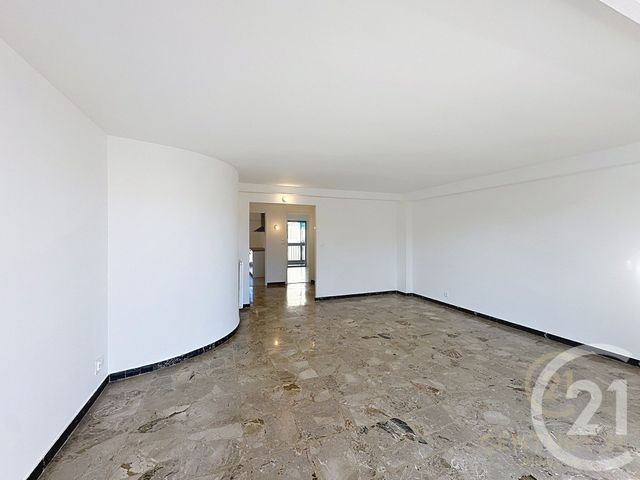 Appartement F4 &agrave; louer - 4 pi&egrave;ces - 82,84 m2 - Antibes - 06 - PROVENCE-ALPES-COTE-D-AZUR