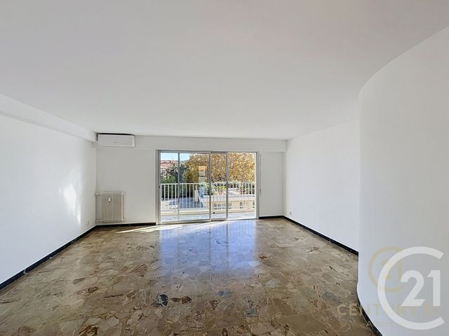 Appartement F4 &agrave; louer - 4 pi&egrave;ces - 82,84 m2 - Antibes - 06 - PROVENCE-ALPES-COTE-D-AZUR