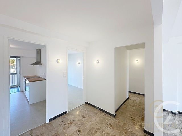 Appartement F4 &agrave; louer - 4 pi&egrave;ces - 82,84 m2 - Antibes - 06 - PROVENCE-ALPES-COTE-D-AZUR