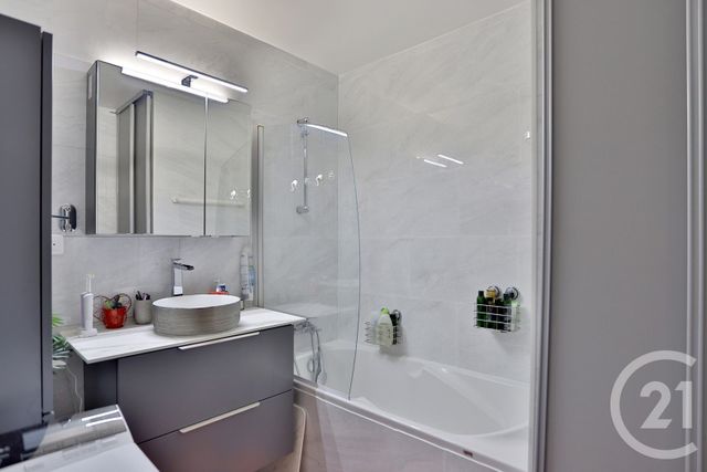 Appartement F4 à vendre - 4 pièces - 82,72 m2 - St Julien En Genevois - 74 - RHONE-ALPES