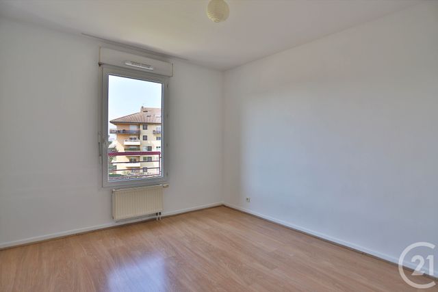 Appartement T3 &agrave; vendre - 3 pi&egrave;ces - 67,20 m2 - St Julien En Genevois - 74 - RHONE-ALPES