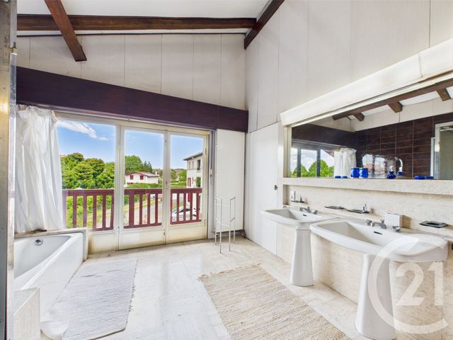 Maison à vendre - 11 pièces - 357,20 m2 - Ustaritz - 64 - AQUITAINE