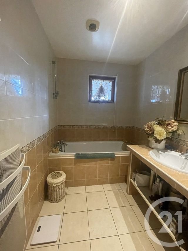 Appartement T2 &agrave; louer - 2 pi&egrave;ces - 65,95 m2 - Larressore - 64 - AQUITAINE