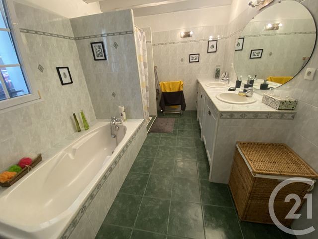 Maison &agrave; louer - 7 pi&egrave;ces - 145 m2 - Ustaritz - 64 - AQUITAINE