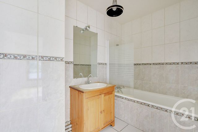 Appartement F3 à vendre - 3 pièces - 68 m2 - Paris - 75020 - ILE-DE-FRANCE