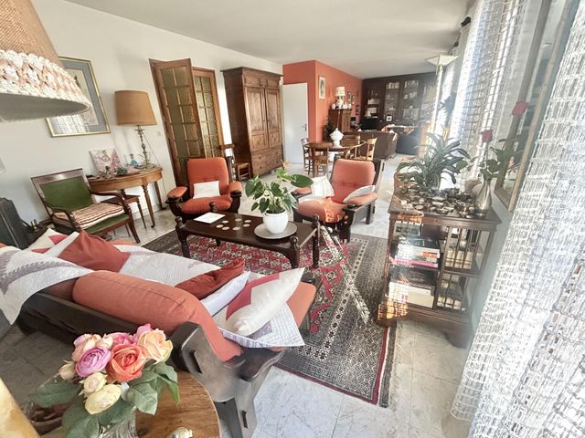 Maison à vendre - 7 pièces - 210 m2 - Pau - 64 - AQUITAINE