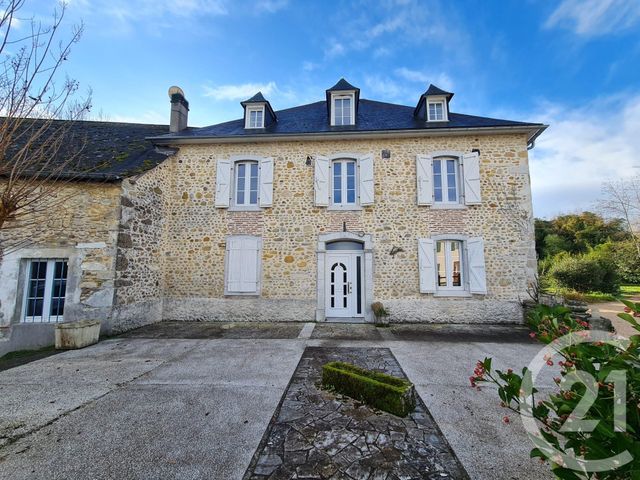 Maison à vendre - 7 pièces - 256 m2 - Lacommande - 64 - AQUITAINE