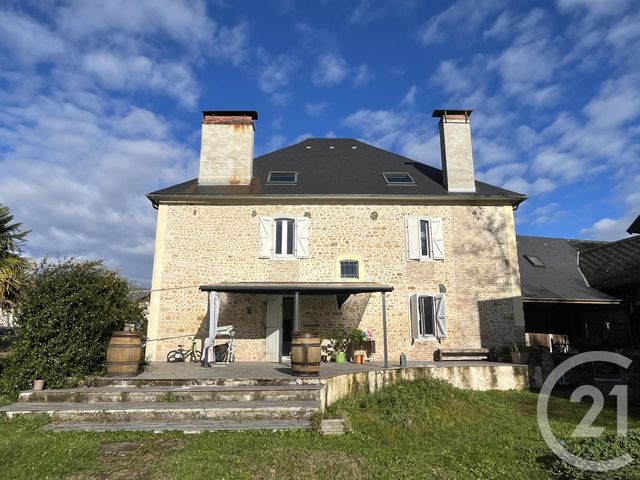 Maison à vendre - 7 pièces - 256 m2 - Lacommande - 64 - AQUITAINE