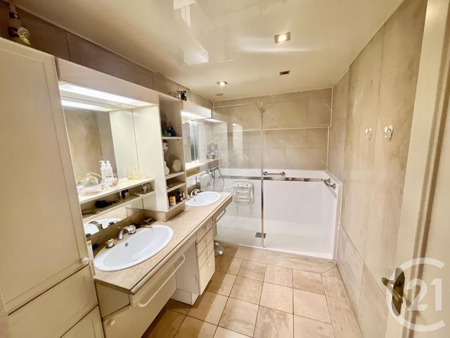 Maison à vendre - 6 pièces - 193 m2 - Pau - 64 - AQUITAINE