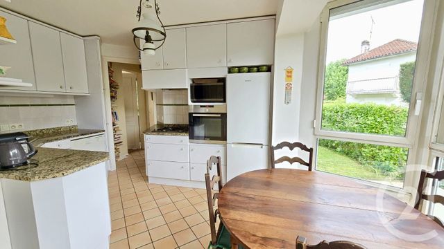 Maison à vendre - 8 pièces - 220 m2 - Pau - 64 - AQUITAINE