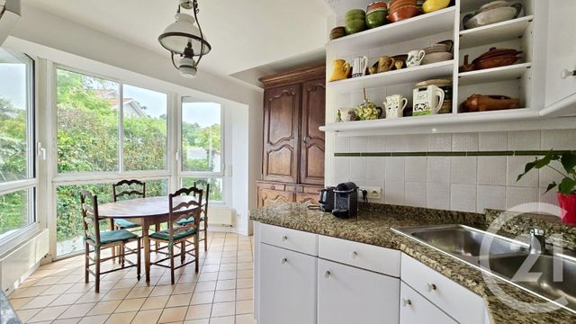 Maison à vendre - 8 pièces - 220 m2 - Pau - 64 - AQUITAINE