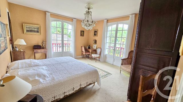 Maison à vendre - 8 pièces - 220 m2 - Pau - 64 - AQUITAINE
