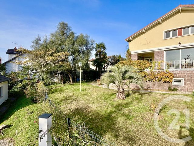 Maison à vendre - 6 pièces - 245 m2 - Billere - 64 - AQUITAINE