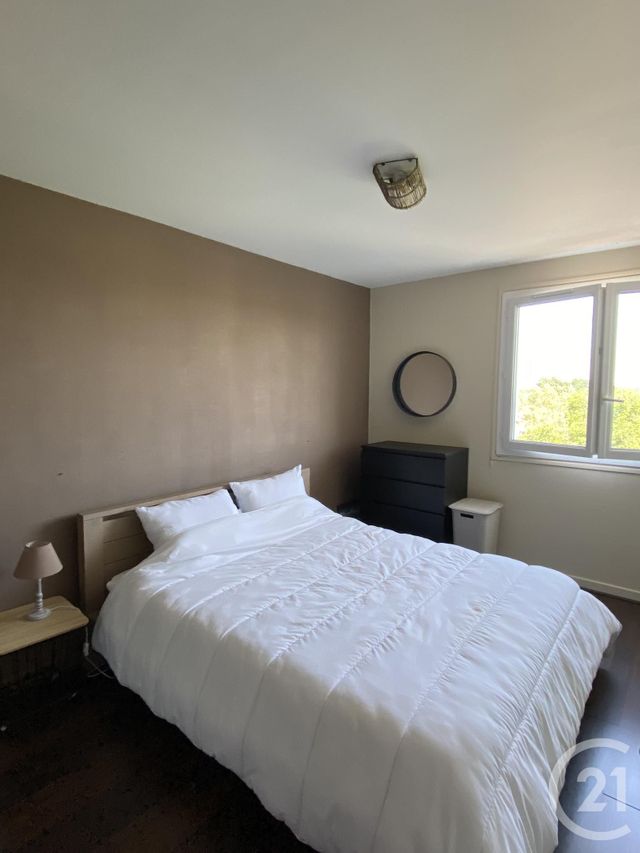 Appartement T3 à louer - 4 pièces - 66,77 m2 - Pau - 64 - AQUITAINE