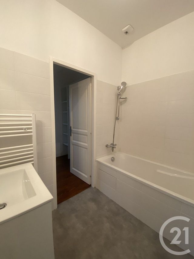 Appartement T4 à louer - 4 pièces - 76,62 m2 - Pau - 64 - AQUITAINE