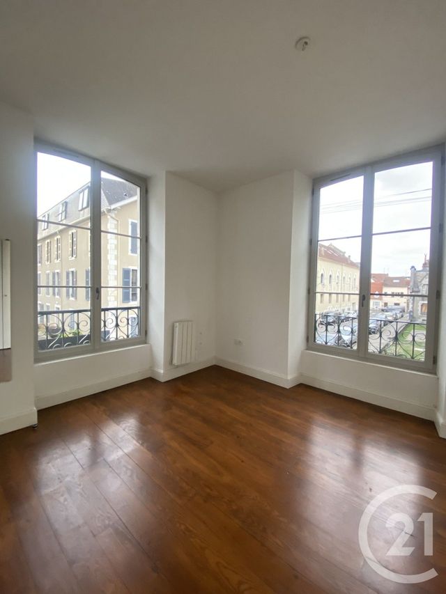 Appartement T4 à louer - 4 pièces - 76,62 m2 - Pau - 64 - AQUITAINE