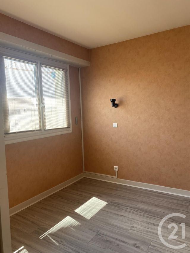 Appartement T4 &agrave; louer - 4 pi&egrave;ces - 76,85 m2 - Pau - 64 - AQUITAINE