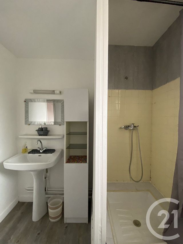 Appartement Studio &agrave; louer - 1 pi&egrave;ce - 28,12 m2 - Pau - 64 - AQUITAINE