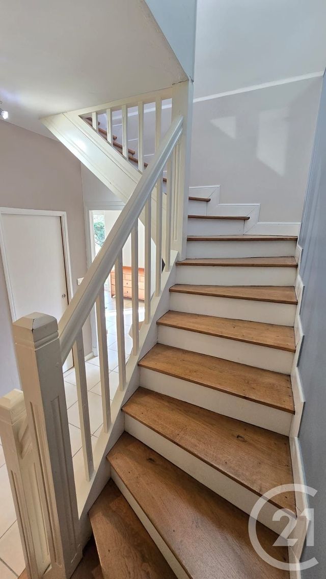 Maison &agrave; louer - 4 pi&egrave;ces - 121,40 m2 - Bizanos - 64 - AQUITAINE