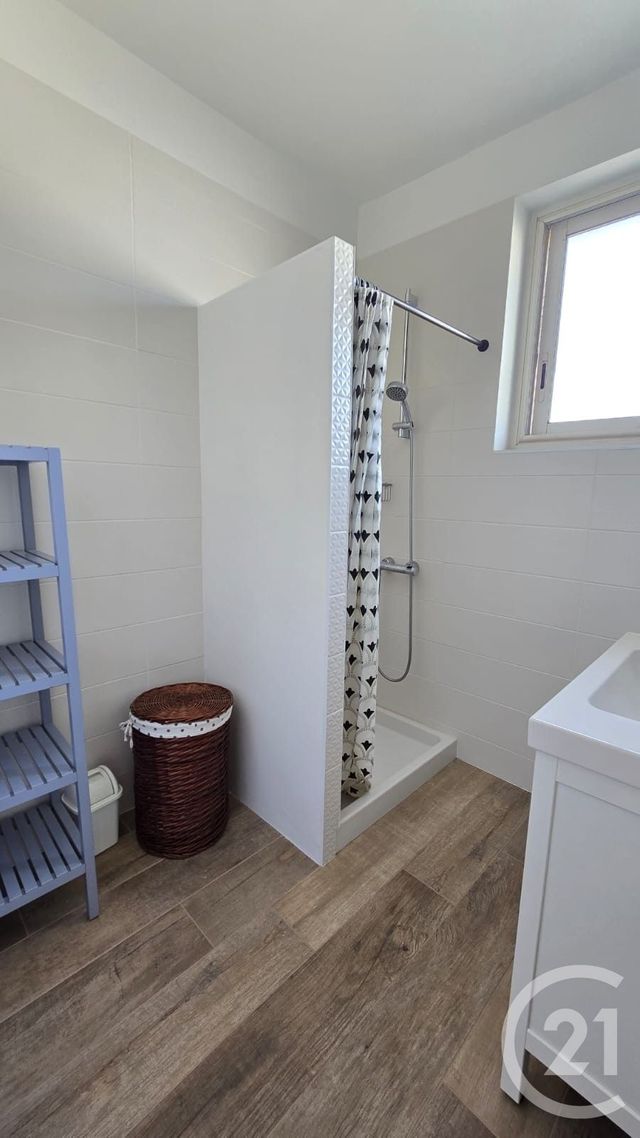 Maison &agrave; louer - 4 pi&egrave;ces - 121,40 m2 - Bizanos - 64 - AQUITAINE