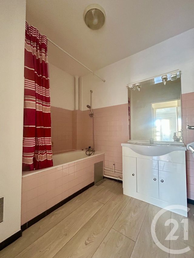 Appartement F3 &agrave; vendre - 3 pi&egrave;ces - 60 m2 - Pau - 64 - AQUITAINE