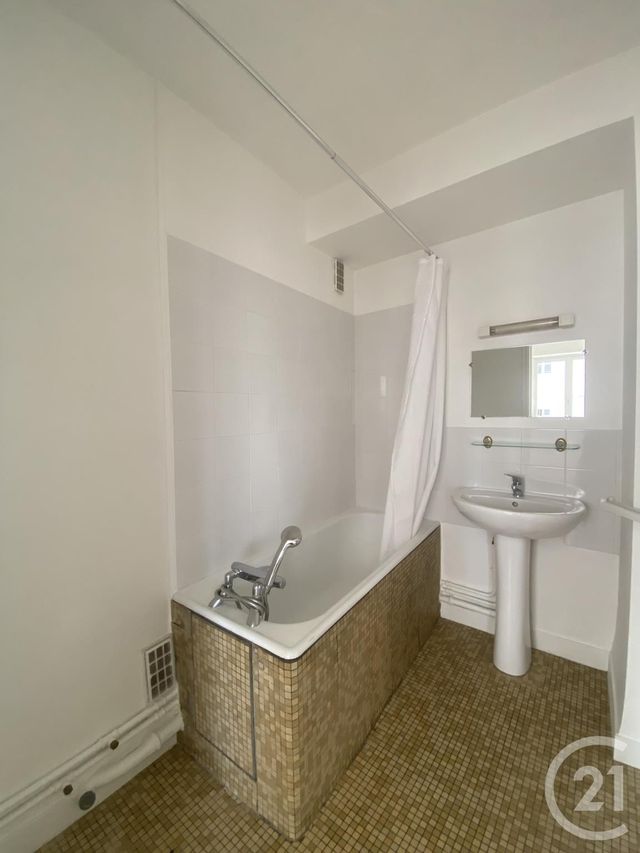 Appartement T2 &agrave; louer - 2 pi&egrave;ces - 36,15 m2 - Pau - 64 - AQUITAINE