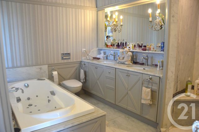 Appartement F8 &agrave; vendre - 8 pi&egrave;ces - 300 m2 - Pau - 64 - AQUITAINE