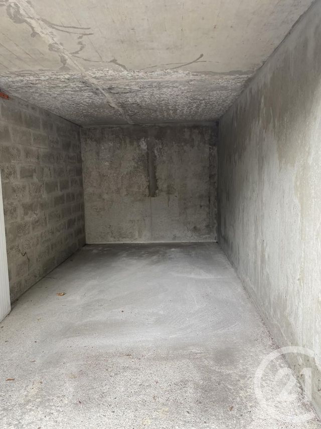 Parking &agrave; louer - 12 m2 - Pau - 64 - AQUITAINE